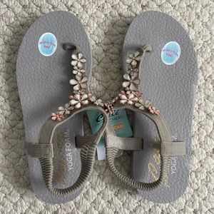 Cali from Sketchers Yoga Foam Taupe Meditation Flip Flop Sandal